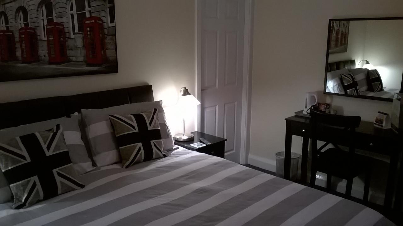 Upton Arms Hotel Pontefract Buitenkant foto