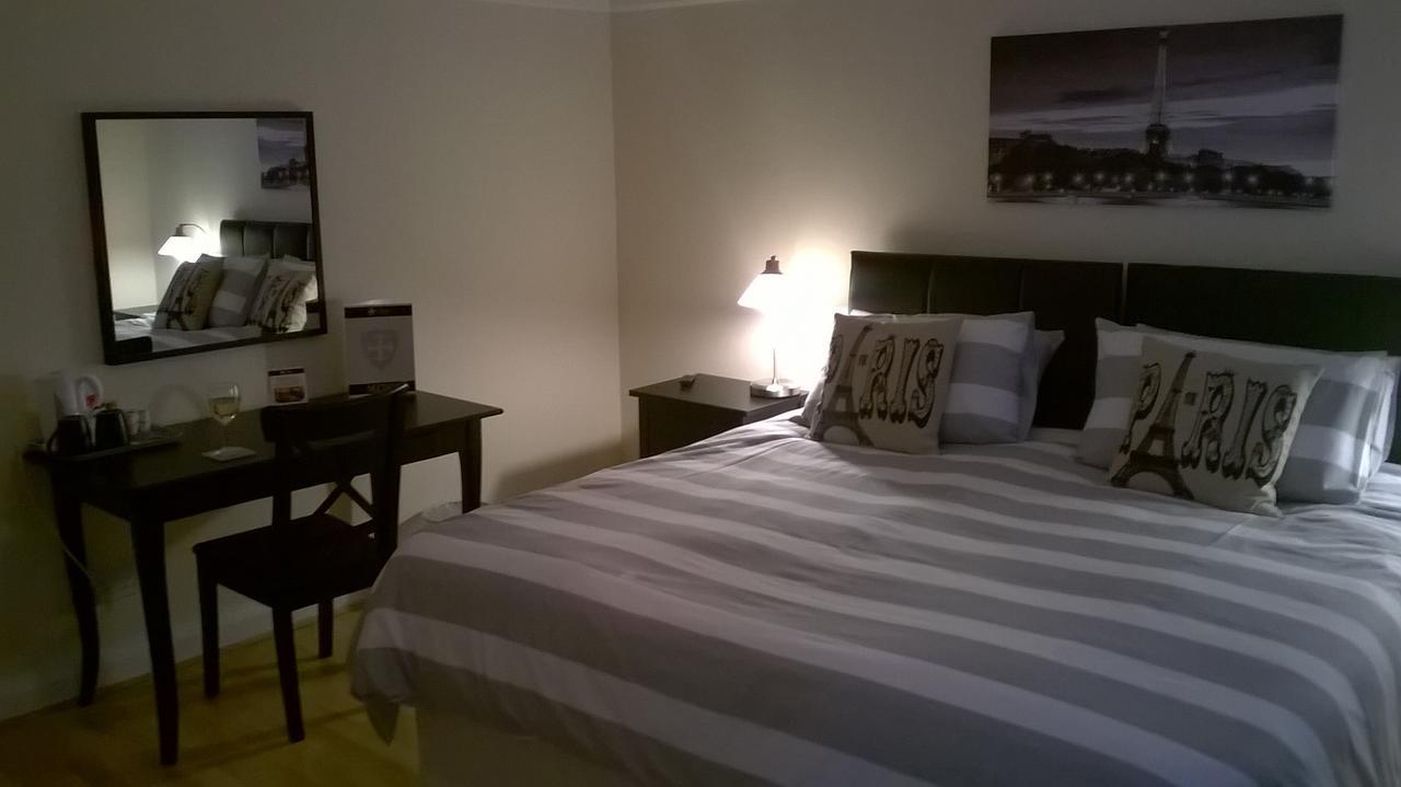 Upton Arms Hotel Pontefract Buitenkant foto