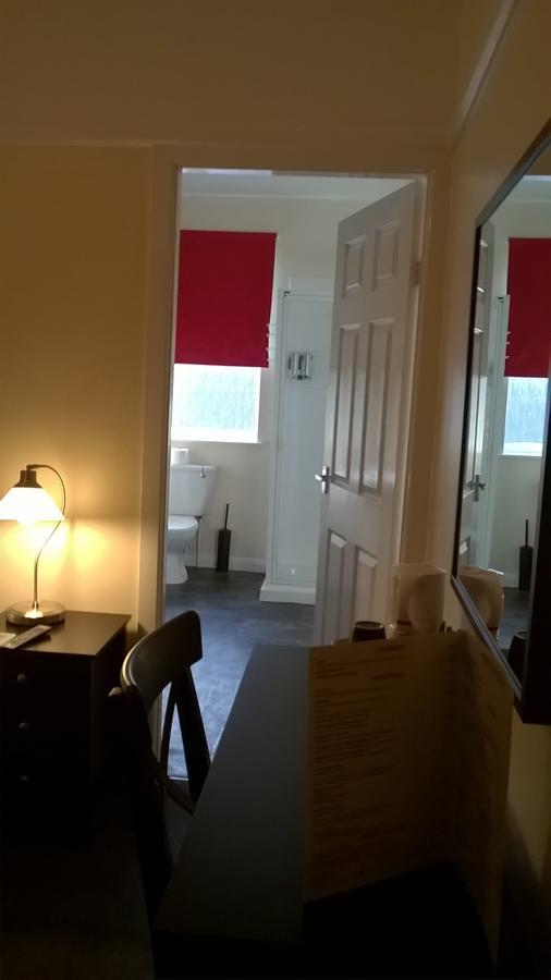 Upton Arms Hotel Pontefract Buitenkant foto