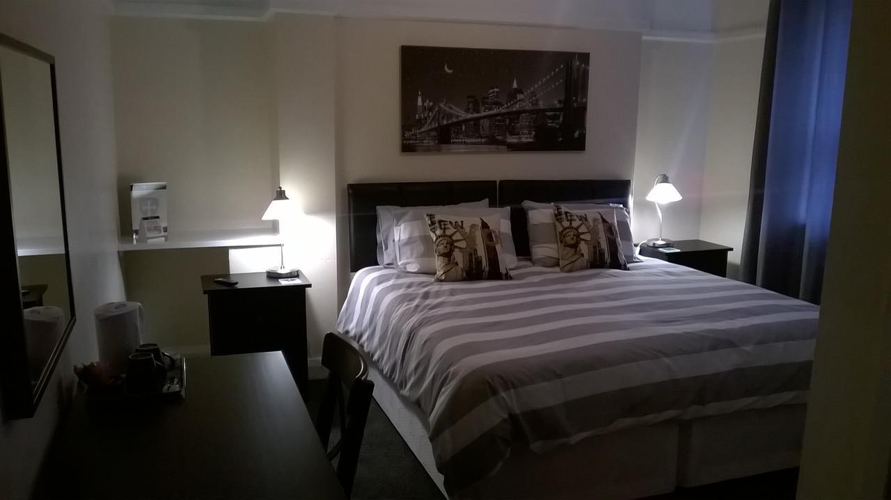 Upton Arms Hotel Pontefract Buitenkant foto